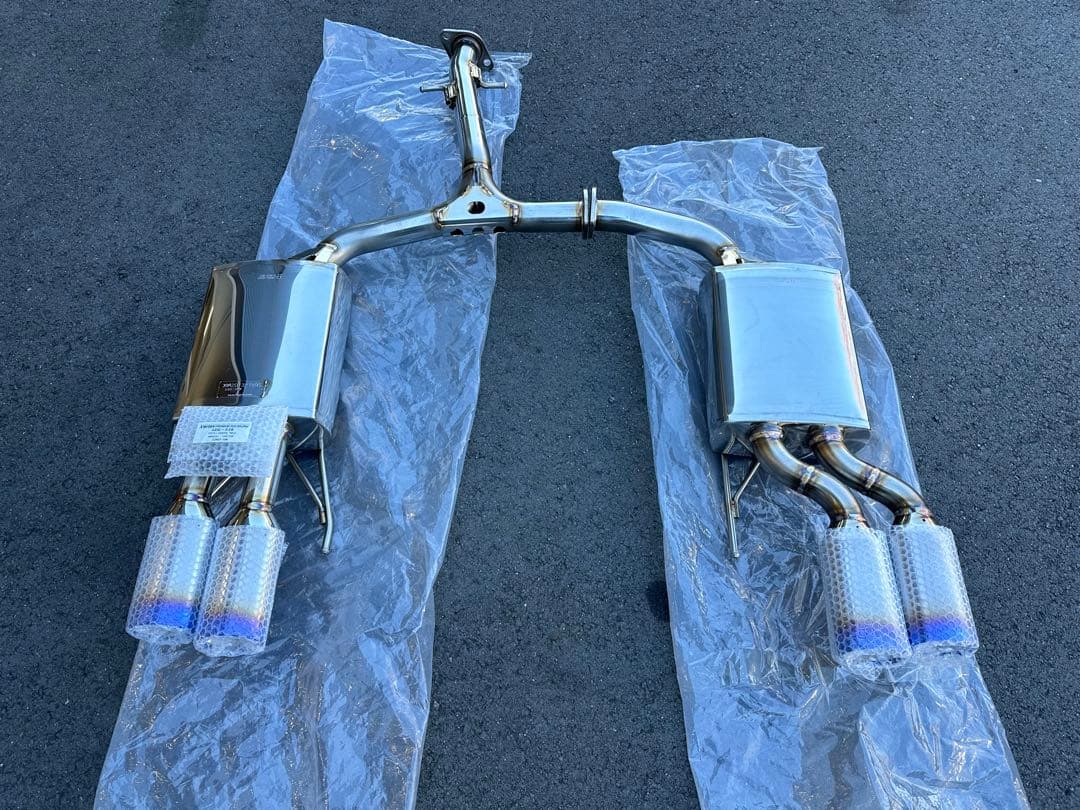 茶流彩彩　クラウンハイブリッド　マフラー