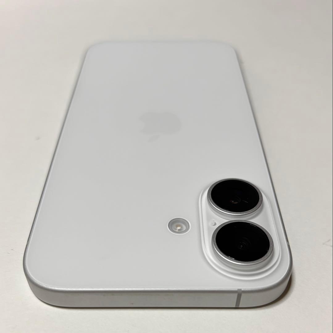 iPhone16 256GB 本体　美品　94% 傷無し　ケース付き