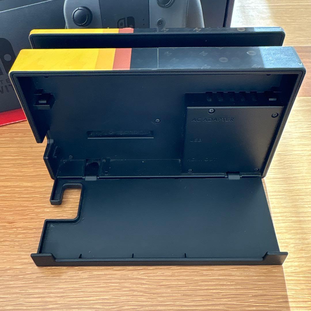 Nintendo Switch ピカチュウデザイン 本体