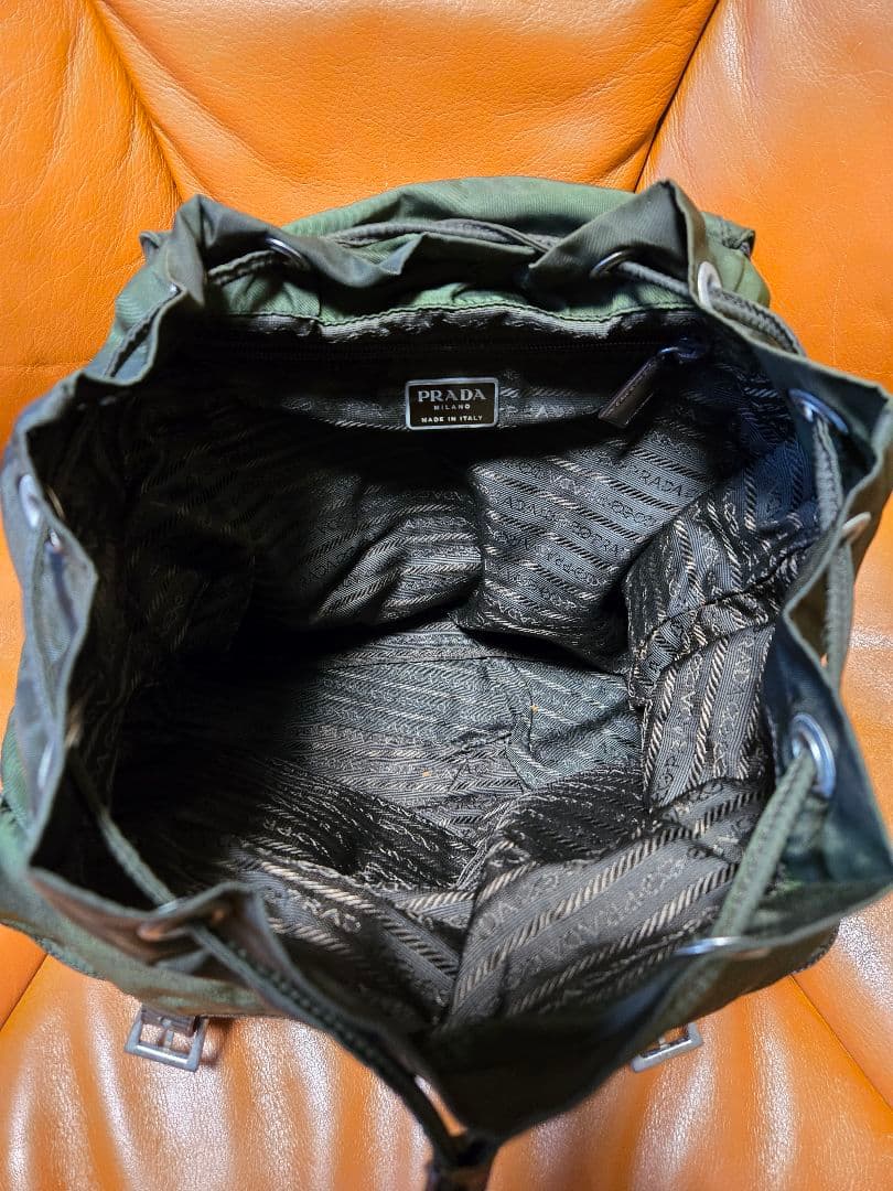 PRADA　プラダ　オリーブグリーン　バックパック　リュック　白タグ