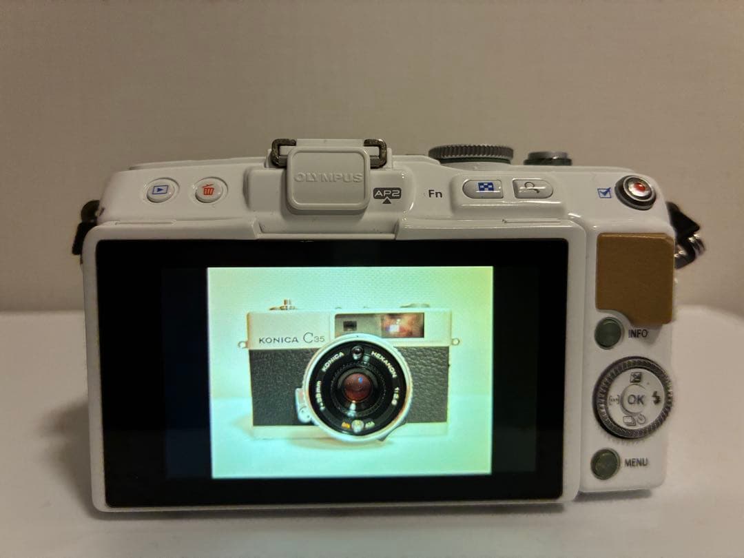 M.Zuiko 14-42mm f3.5-5.6 II R レンズ　ブラック