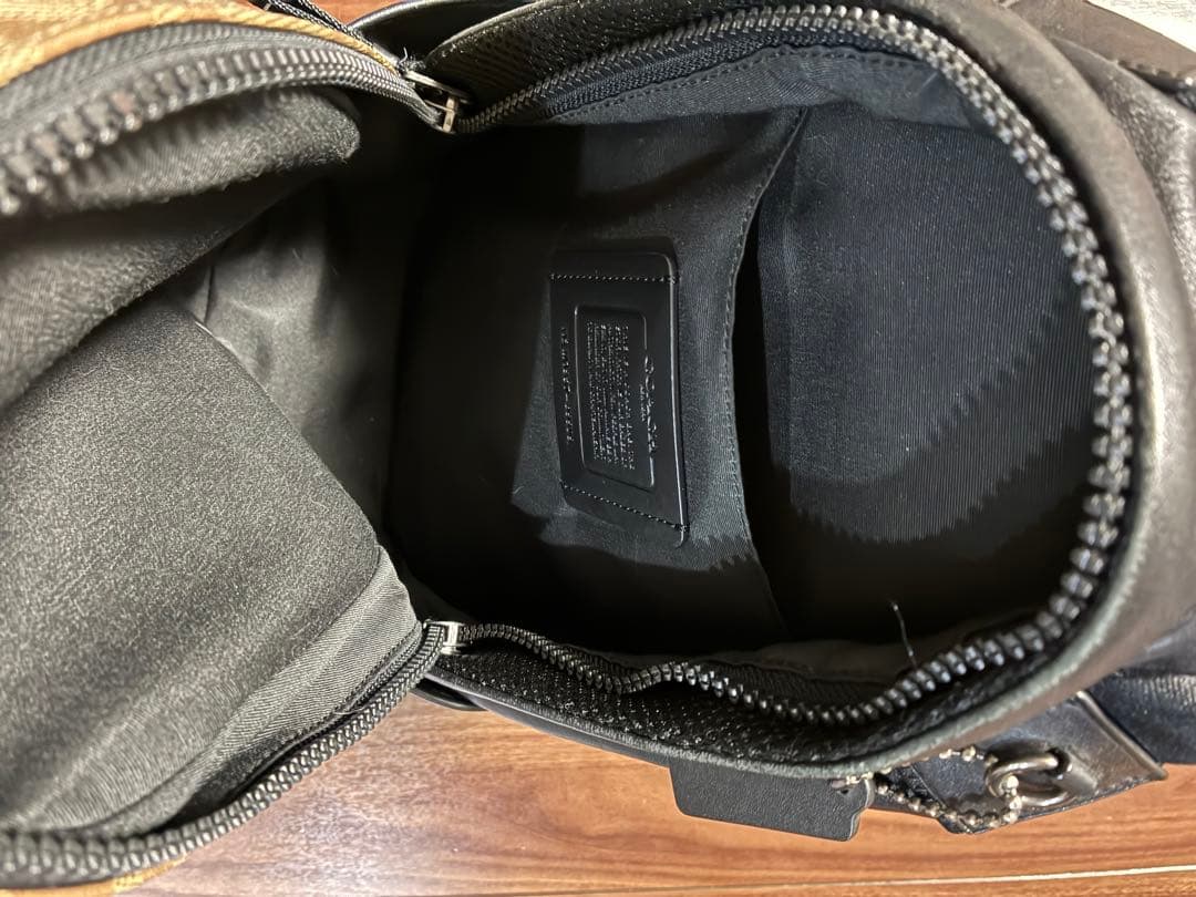 COACH ボディバッグ　シグネチャー　ワンショルダーバッグ