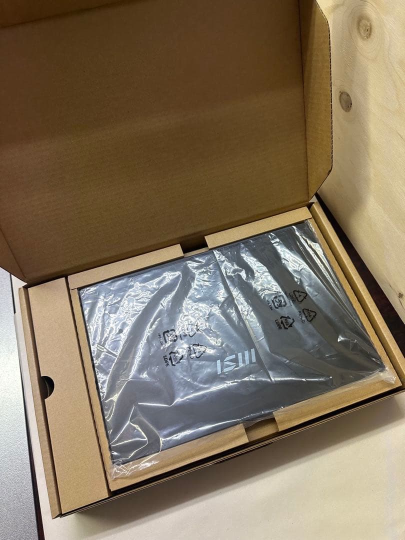 MSI Modern15 15.6型Core9 メモリ32GB SSD1TB