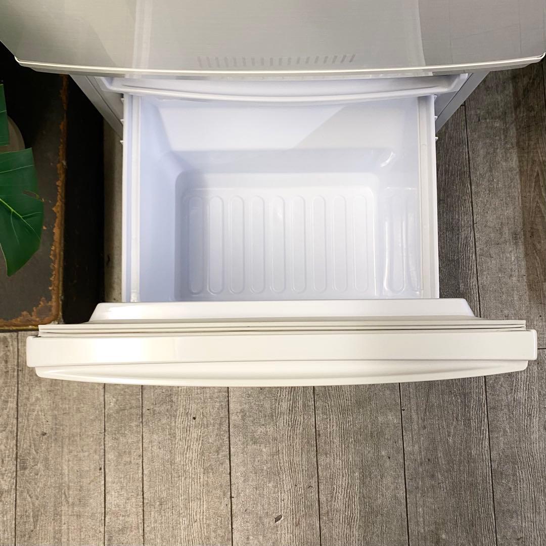 一人暮らしにちょうどいい！どっちも付け替えドア！2ドア冷凍冷蔵庫137L