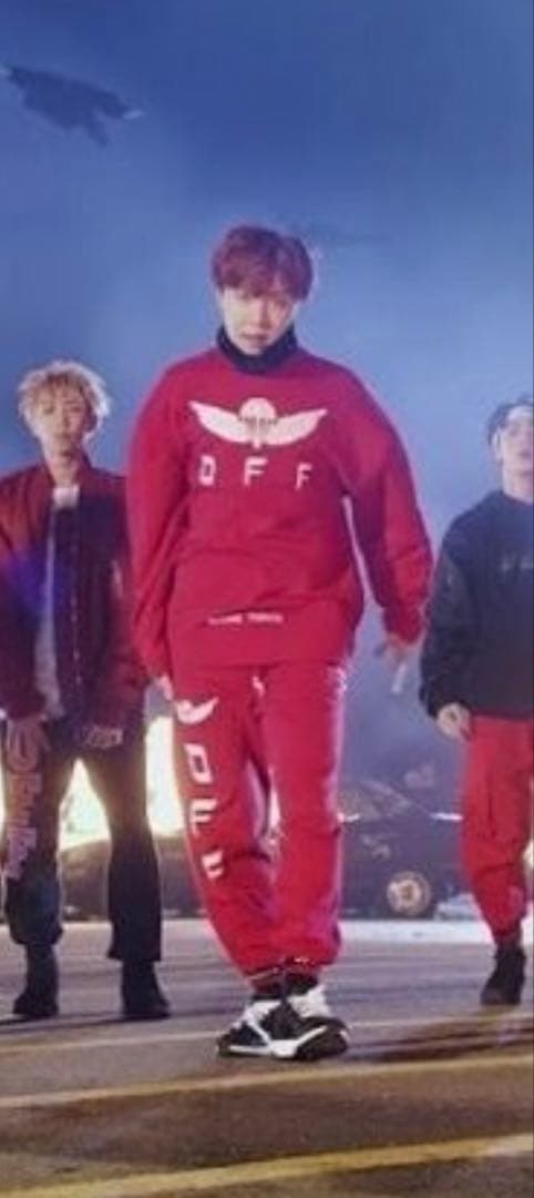 OFF WHITE パーカー BTS ホビ着用 フード付き