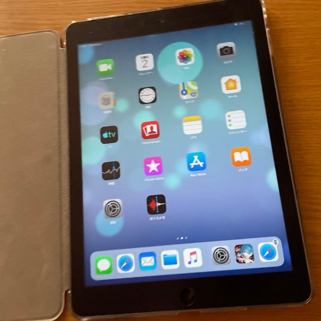 iPad Air シルバー 16GB 花柄カバー付き