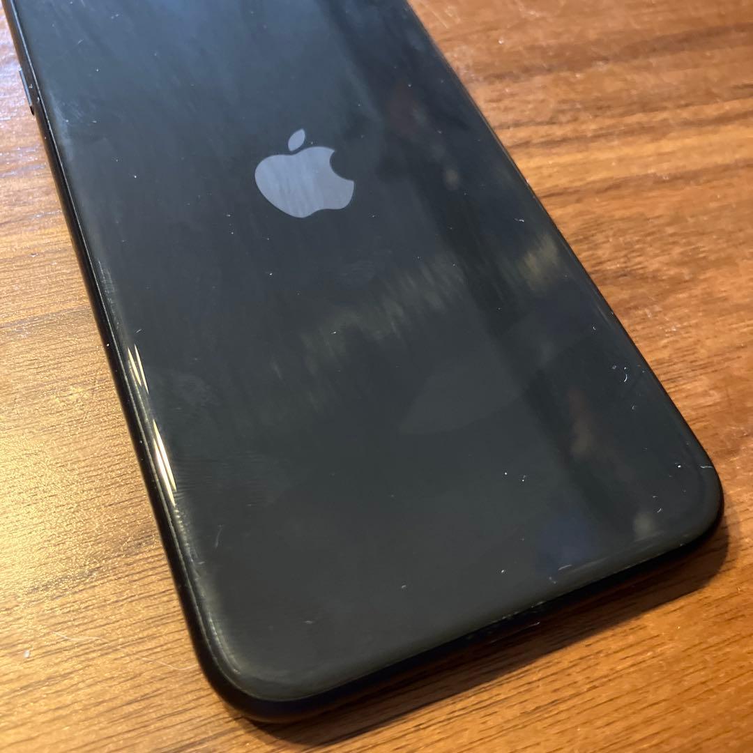 Apple iPhone SE (第2世代) ブラック　本体
