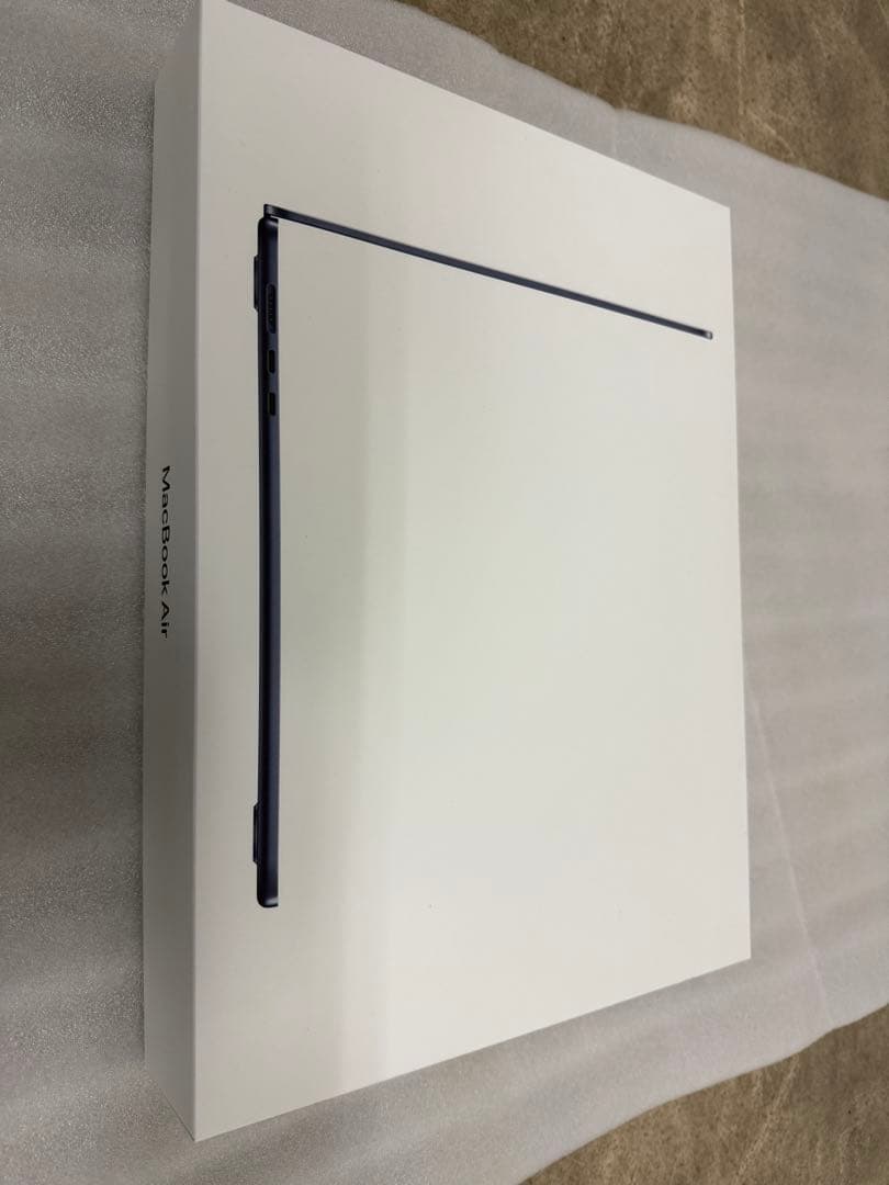 【極美品】MacBook Air 15インチ M4 16GB 256GB 特典付