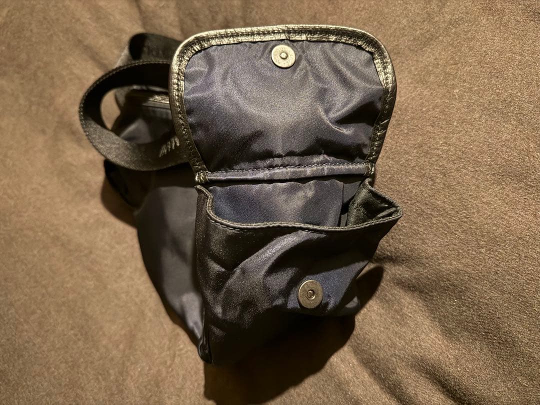 ス*８様 激レア　ジョルジオ アルマーニ　大人気ボディバッグ