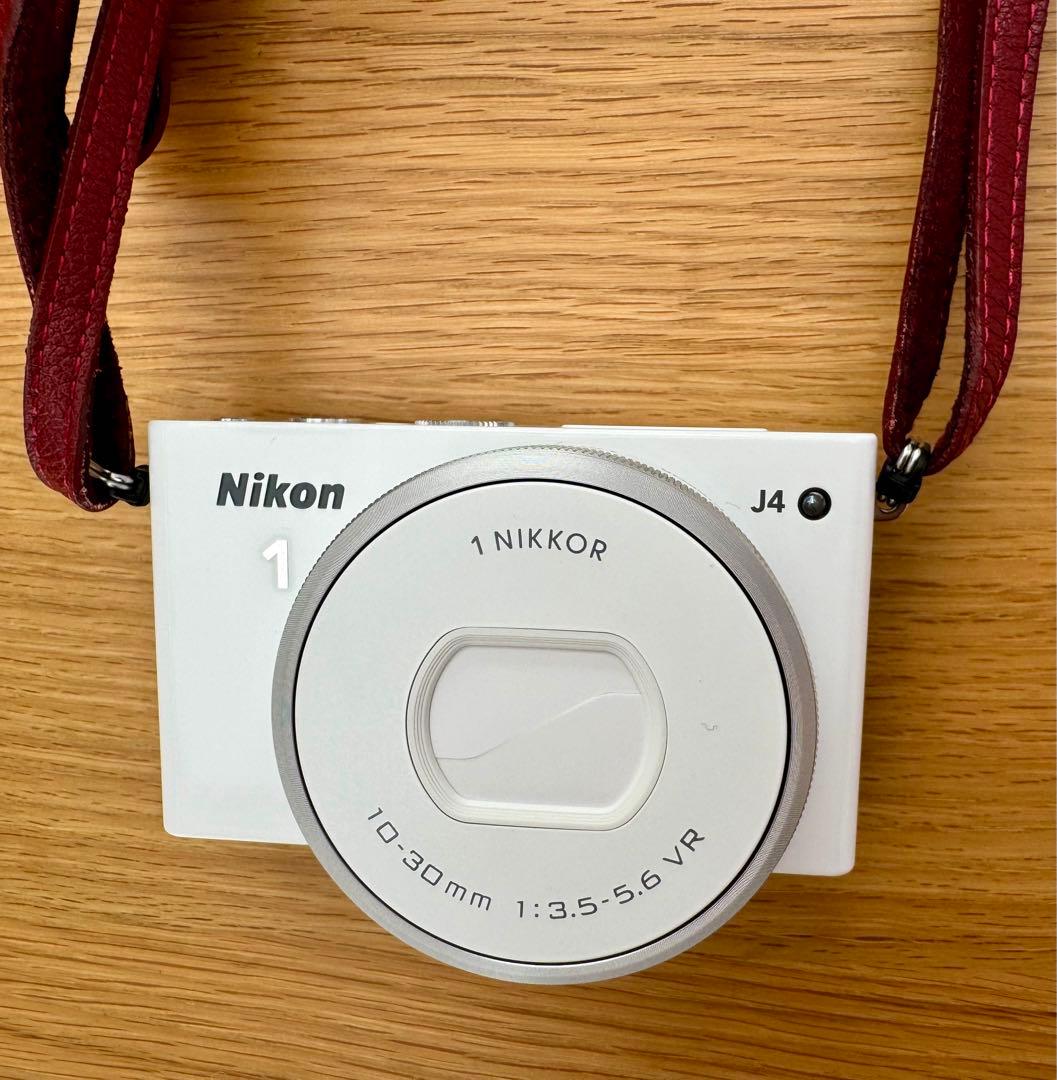 Nikon１J４ニコン　レンズ交換式デジタルカメラ