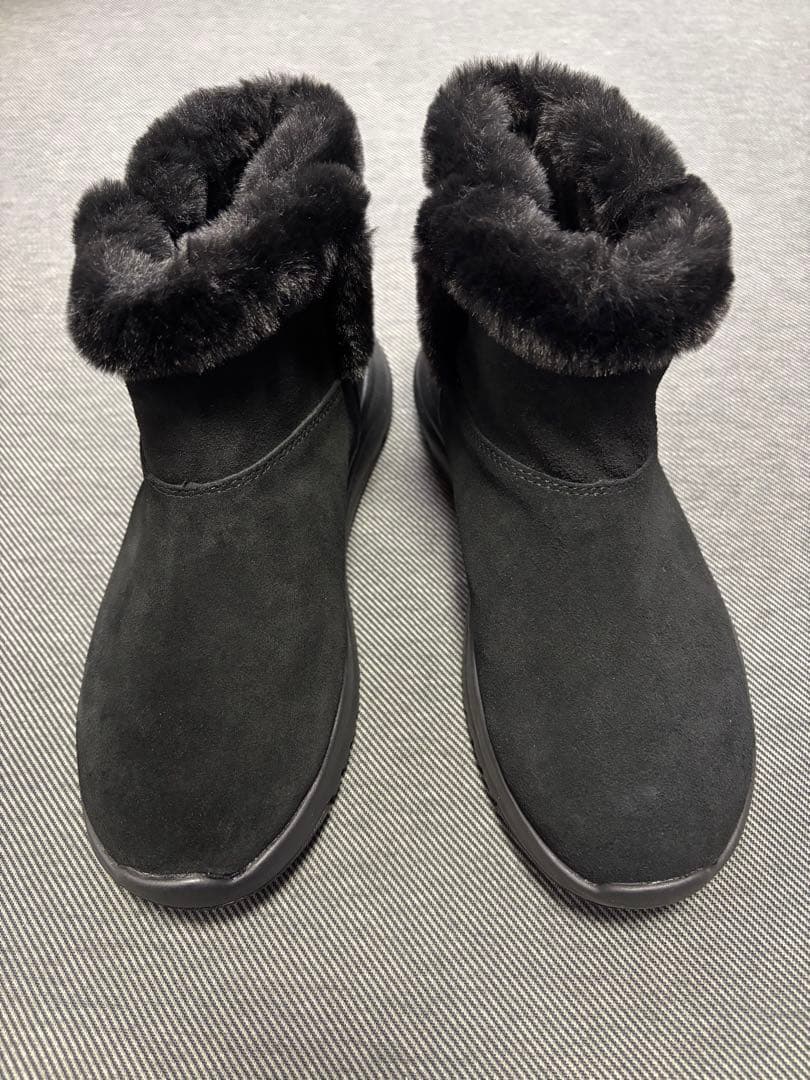 新品未使用！スケッチャーズ　レディース ショートムートンブーツ　24㌢