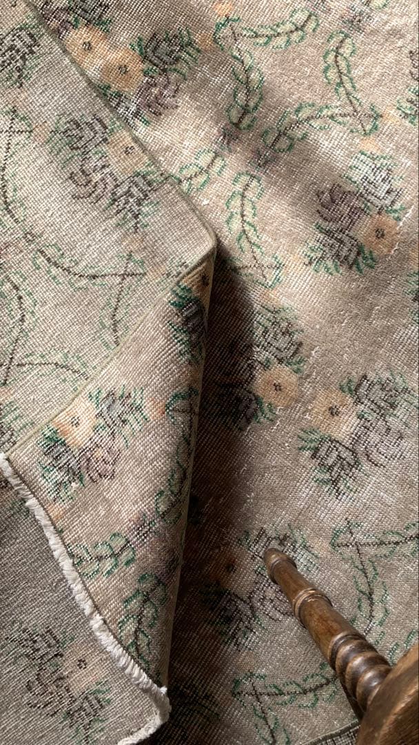 152×263 \"Snuggle whisper” ViNTAGE RUG