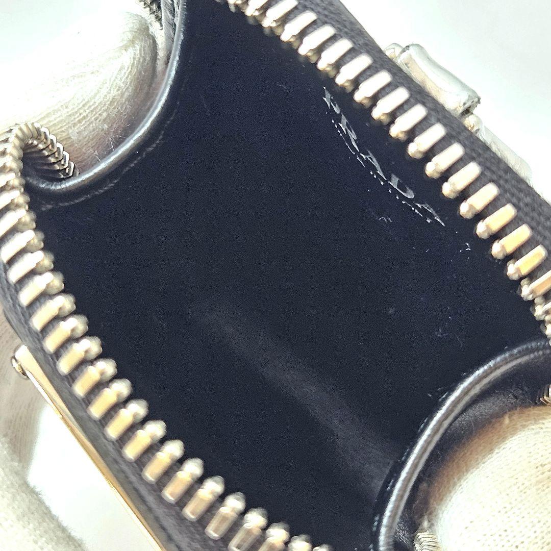 PRADA プラダ キーホルダー チャーム ケース シルバーカラー