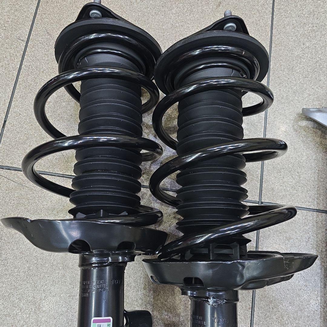 た*だ様 ハリアー80 ハイブリット純正サスペンションキット(一式)ほぼ新品