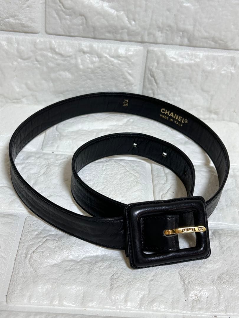 【良品】CHANELシャネルマトラッセボディバッグ　ターンロック