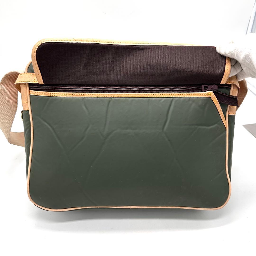 レアタイプ ハンティングワールド メッセンジャーバッグ バチュー レザー カーキ