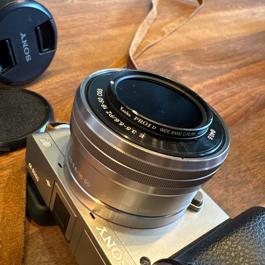 SONY α6000 ミラーレス一眼カメラ、F4 E10-18mm レンズ付