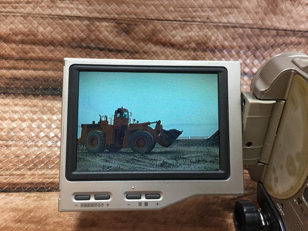 撮影再生ダビングOK　良品　SONY　DCR-TRV10　付属品あり　液晶大画面