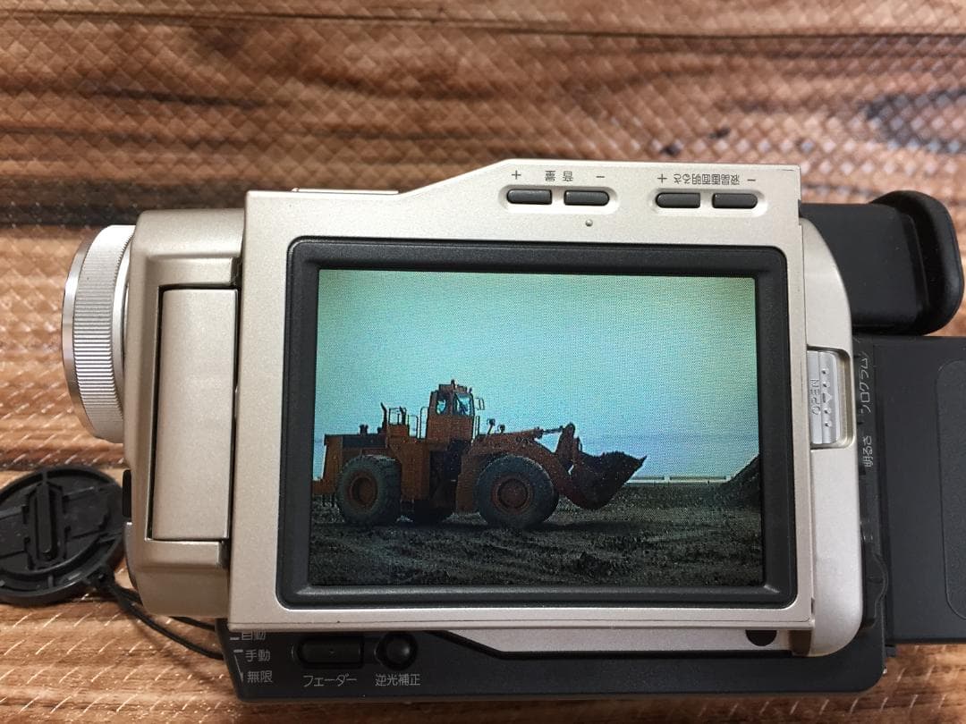 撮影再生ダビングOK　良品　SONY　DCR-TRV10　付属品あり　液晶大画面