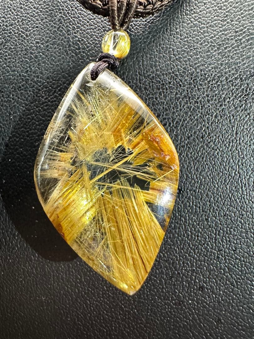 ルチルクォーツ リーフ型ペンダントネックレス