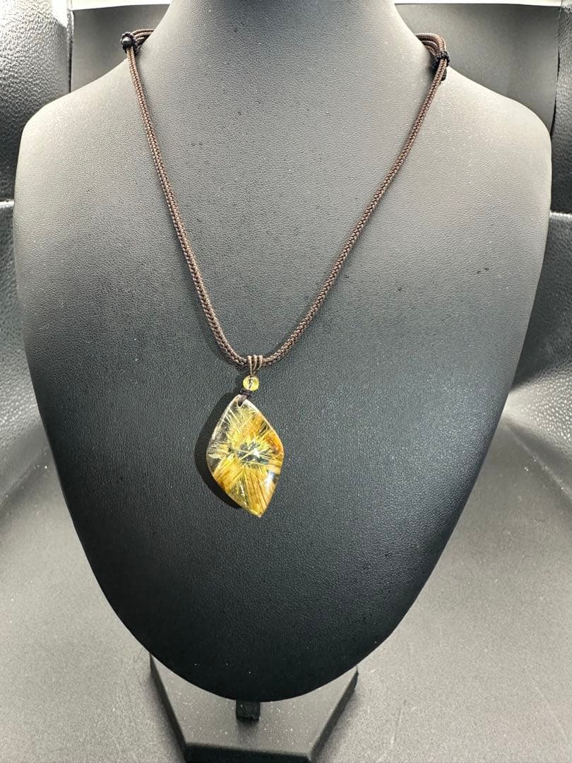 ルチルクォーツ リーフ型ペンダントネックレス