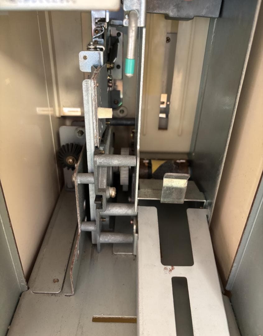 （ジャンク）カードダス100　本体　BCM-1100　カギ無し