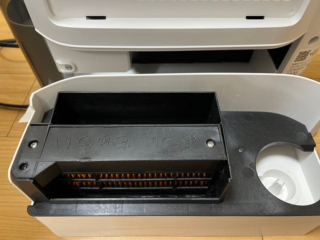 23年美品 SHARP セラミックファンヒーター 加湿機能付 HX-RK12-W