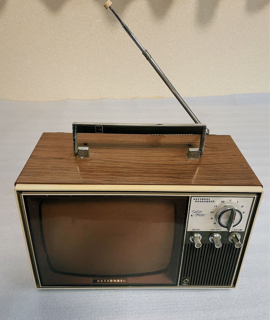 レトロテレビNATIONAL TRANSISTOR TV TR-10F