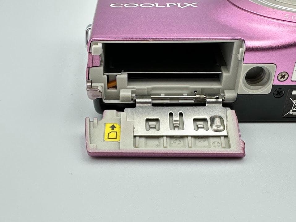 Nikon COOLPIX S6100 ピンク 動作品 バッテリー充電器付