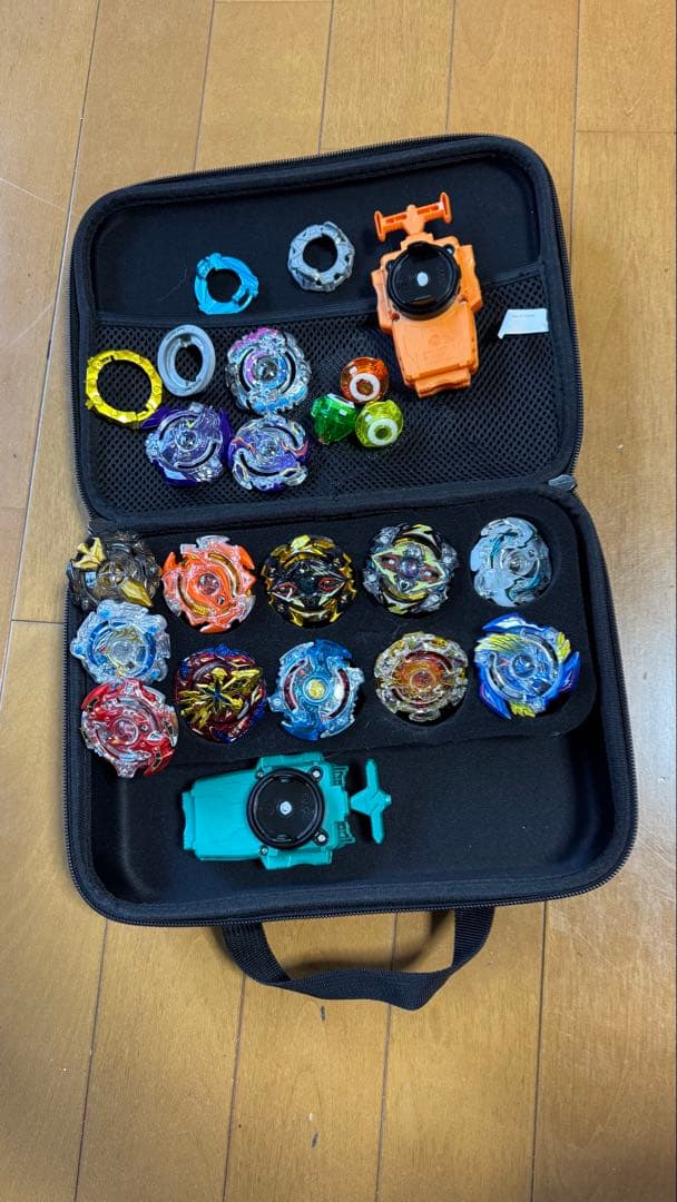 ベイブレードセット（ケース・スタジアム付き）