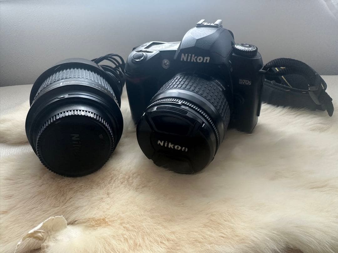 Nikon D70sデジタル一眼レフカメラ、レンズ２つ付き