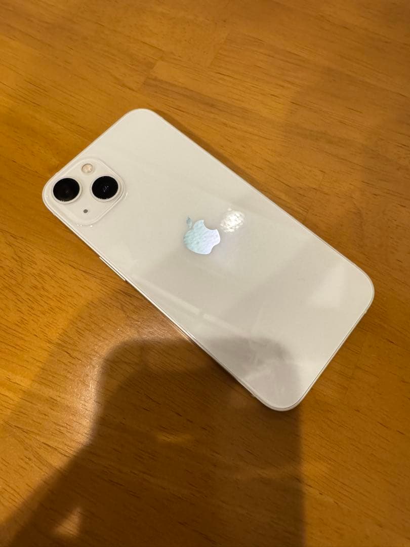 Apple iPhone13 スターライト 128GB 純正シリコンケース付き