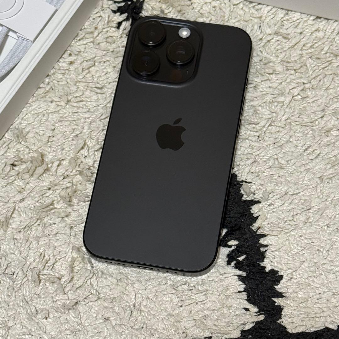 Apple iPhone 16Pro スペースブラック 本体