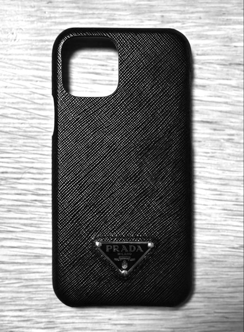 美品 PRADA ブラックレザー iPhone11Proケース