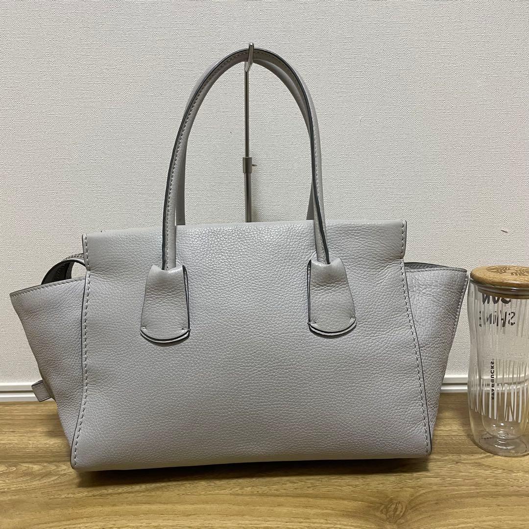 《美品》TOD’S （トッズ）レザー ハンドバッグ ライトグレー