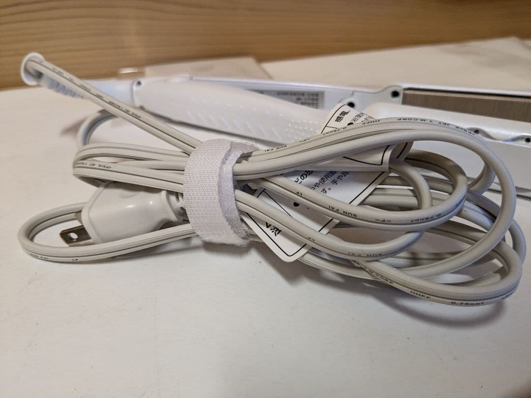 【美品】絹女 KINUJO ストレートヘアアイロン LM-125