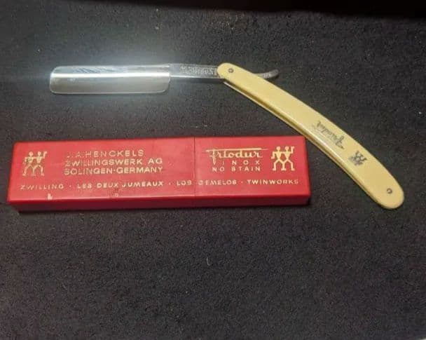 J.A. Henckels 直剃り用カミソリ ケース付きヘンケルゾーリンゲン