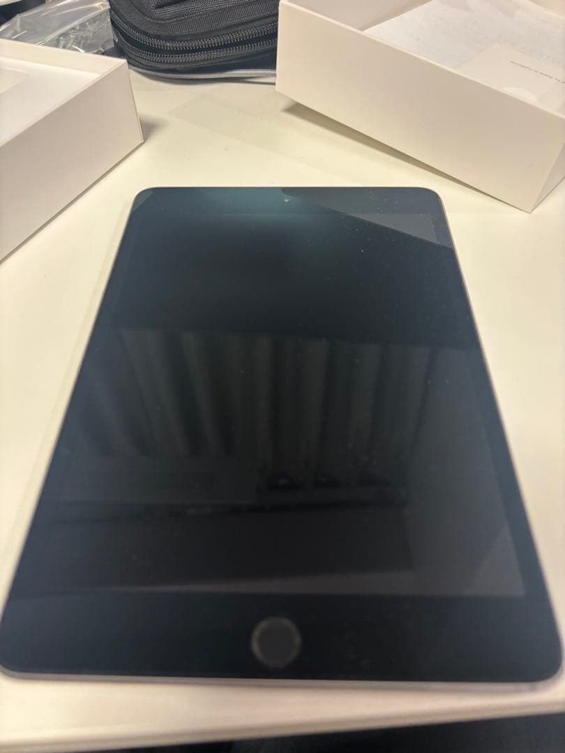 Apple iPad mini 4 64GB シルバー