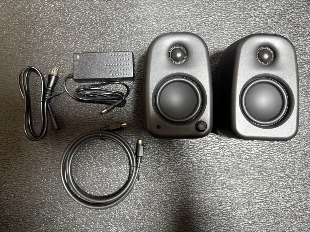 スピーカー・ウーファー Kanto Audio UKI ONYX