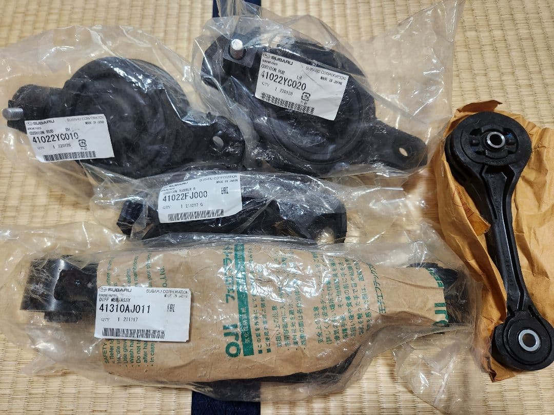 スバル純正　デフメンバー　エンジンマウント等　５点セット