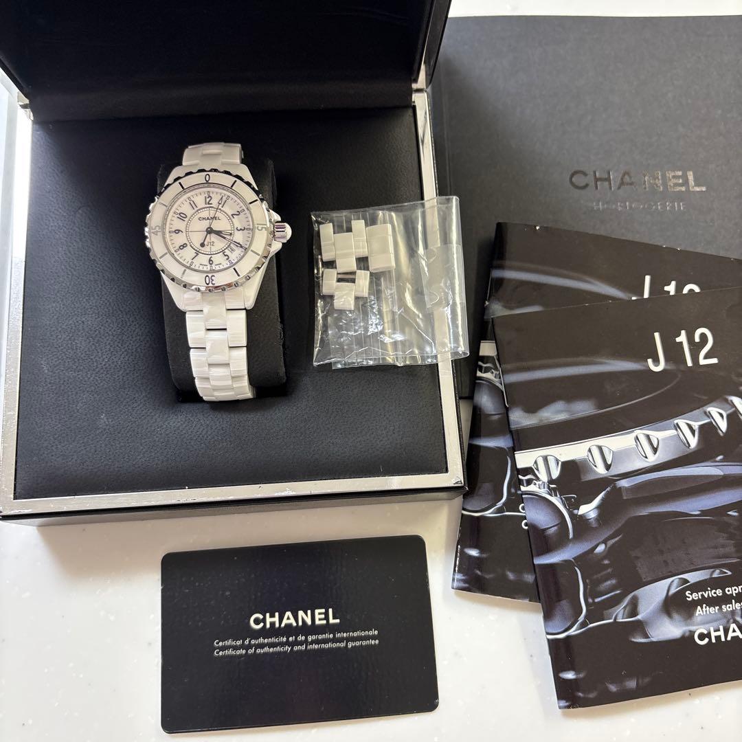 シャネルJ12 33mm 白セラミック　レディース（正規品）