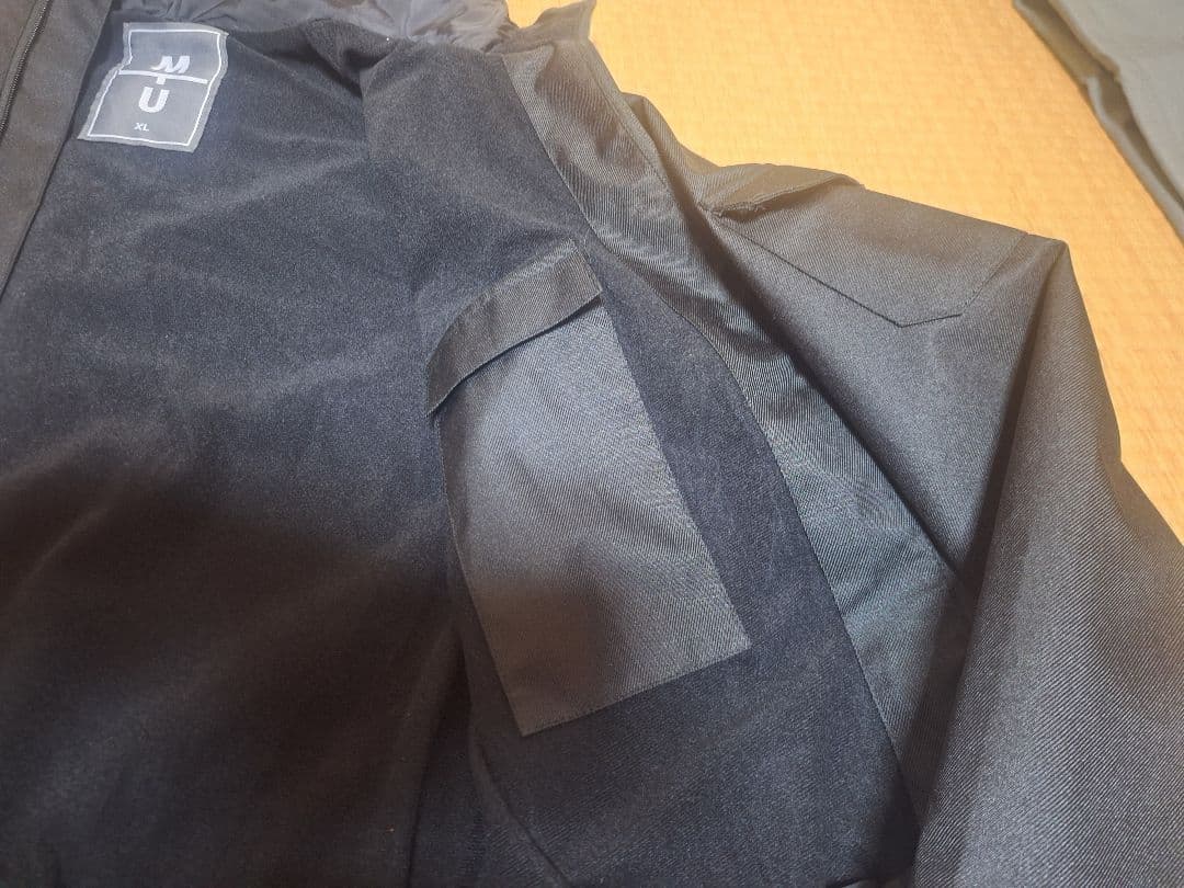 新品未使用　スキースノーボードウエア　ジャケットとパンツセット　XL