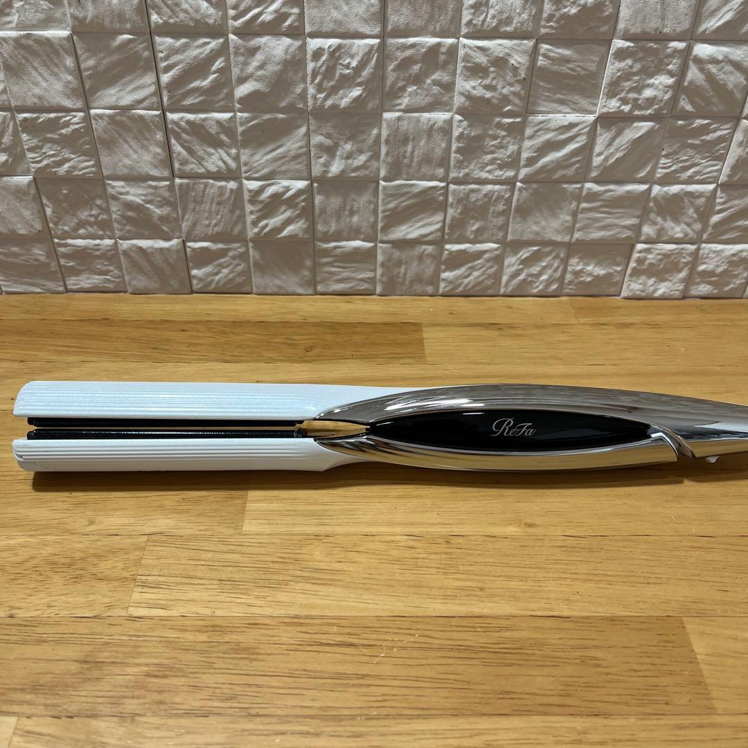 リファ　ReFa ストレートヘアアイロン 2023年製　ホワイト