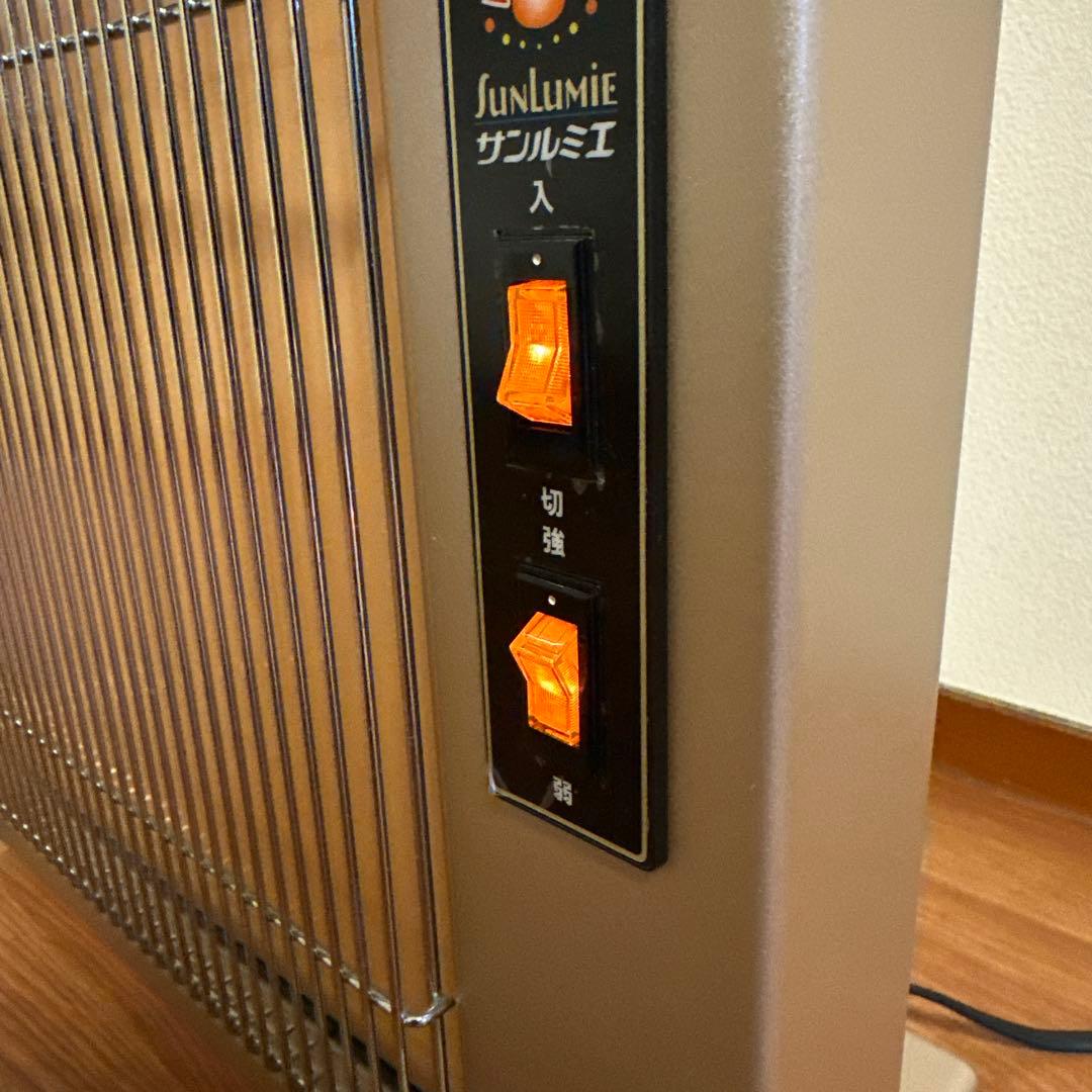 ② サンルミエキュート E800LS 遠赤外線暖房器