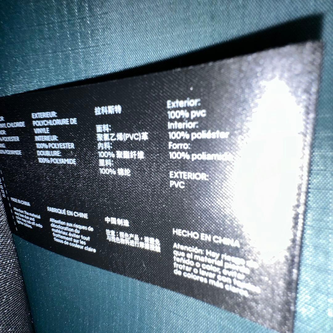 LACOSTE ザブレンド モノグラムフラップメッセンジャーバッグ 幾何学模様