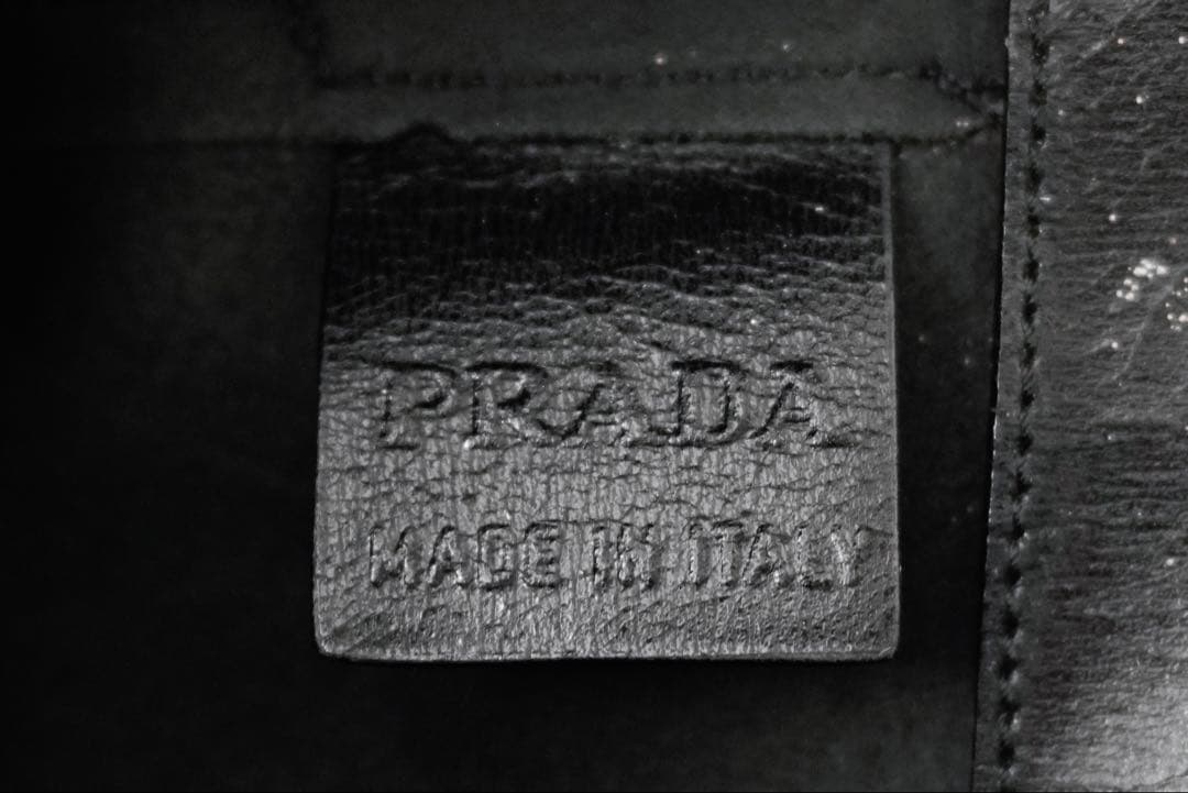 バッグ Prada Black Leather Elegant Vintage Tote