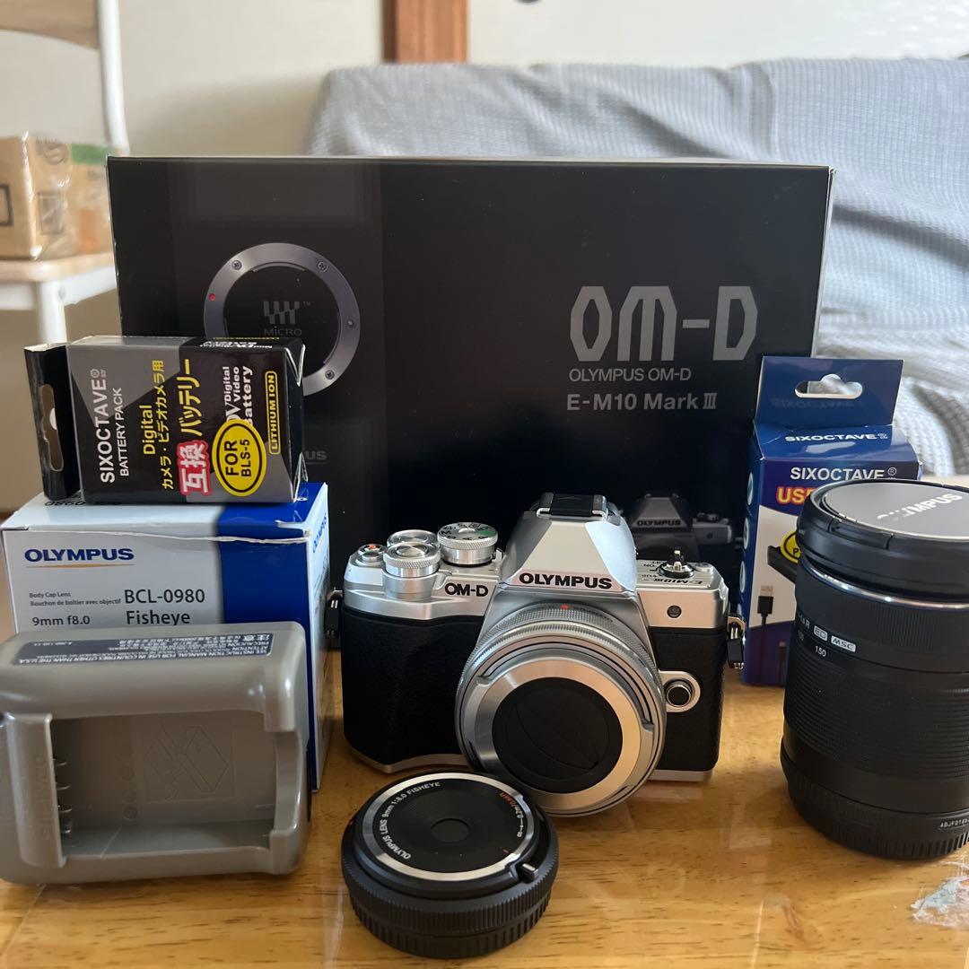 超美品Olympus E-M10 Mark III シルバー 3本レンズセット