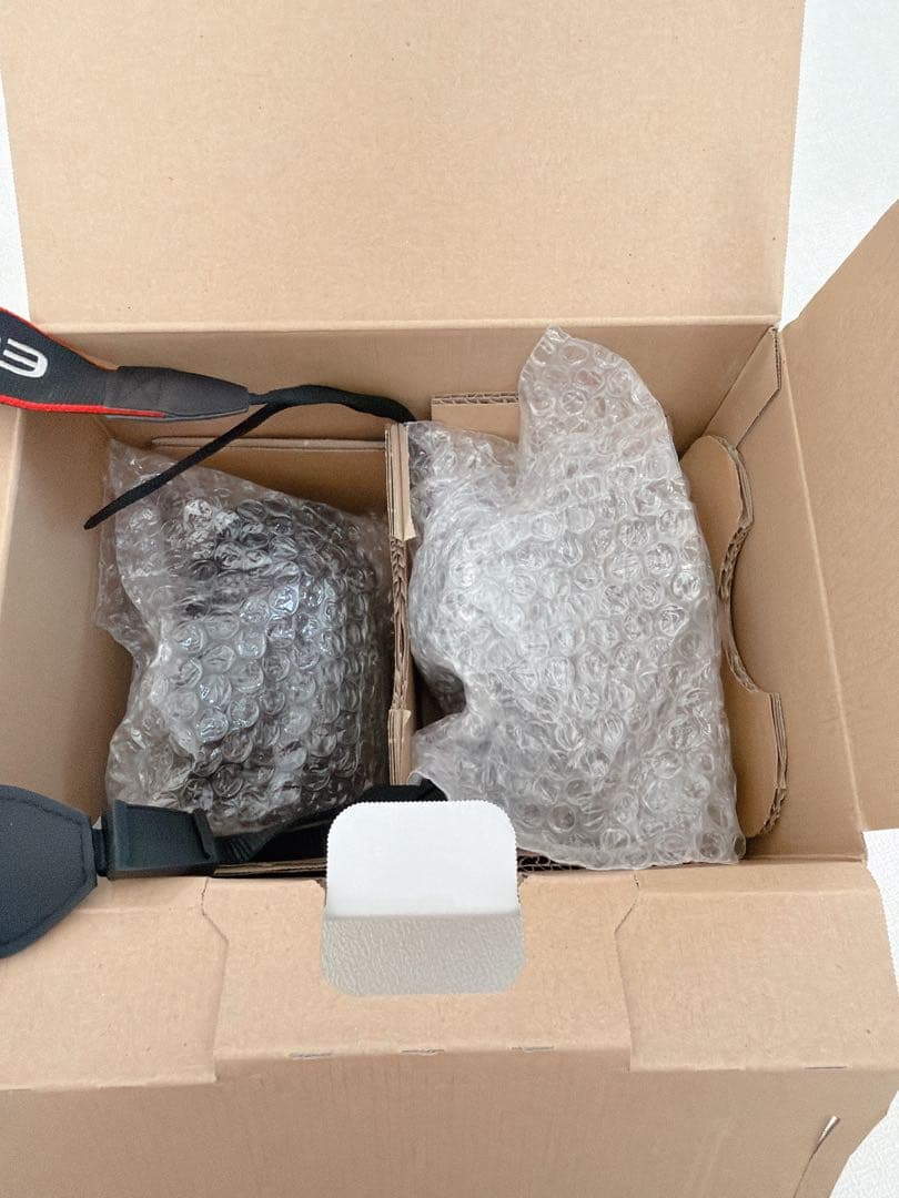 【美品】CANON EOS 9000D 一眼レフカメラ