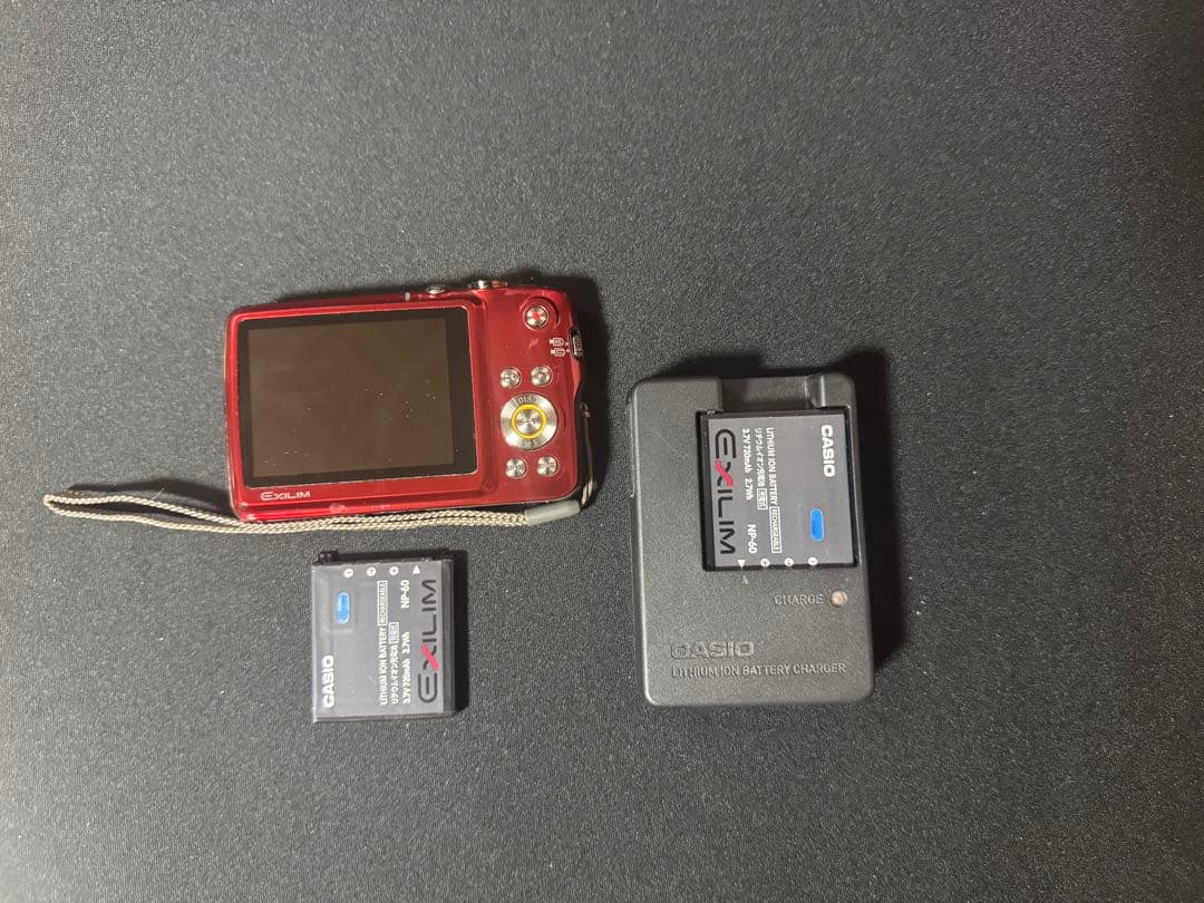 CASIO EXILIM コンパクトデジタルカメラ レッド