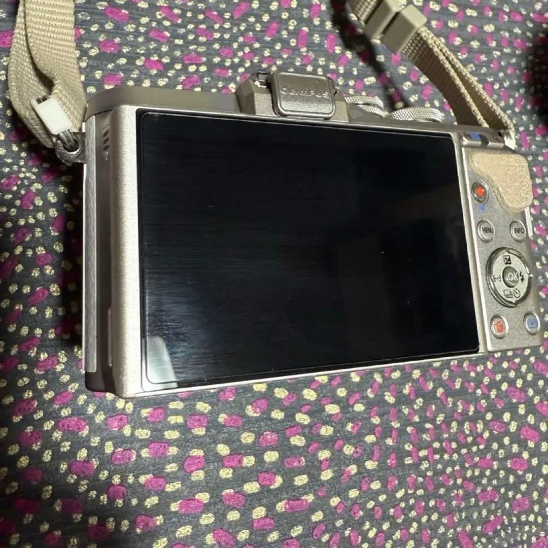 ミラーレス一眼OLYMPUS PEN E-PL8 単焦点/ズーム